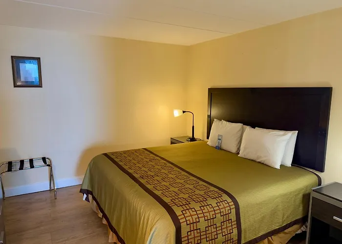 Aquarius Oceanfront Hotel