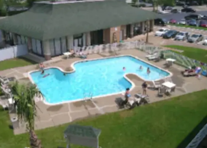 Motel: Ambassadors Inn & Suites